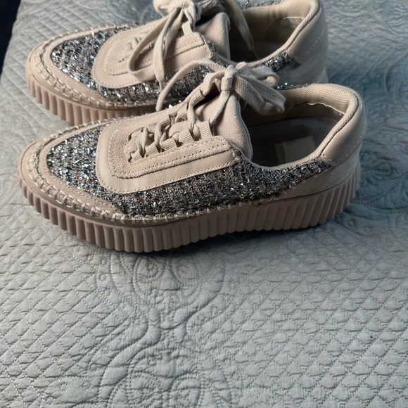 Dolce Vita Tan and Silver Platform Sneakers with Glitter Accents - Picture 5 of 6